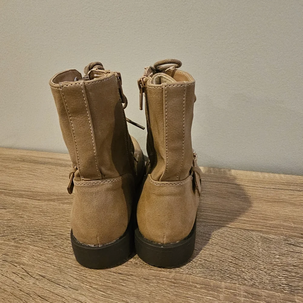 Childen's Place Size 2 New Girls Tan Boots -NWOT